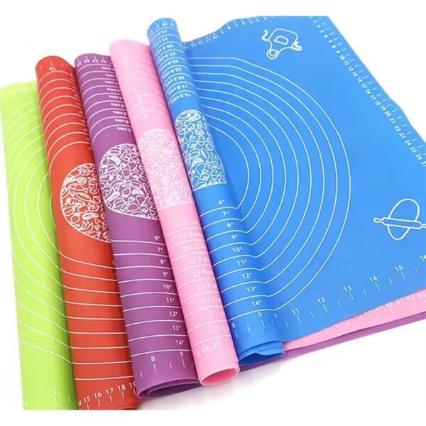 مفرش عجين كبير للمخبوزات من السيليكون - بأحجام لفرد البيتزا والمعجنات - 50 × 40 سم - متغير اللون