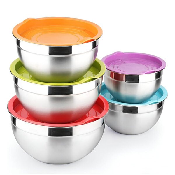 طقم تلاجة 5 قطع استانليس مستورد - من الفولاذ المقاوم للصدأ مع أغطية لخلط وتخزين الطعام، بقاعدة سيليكون غير قابلة للانزلاق